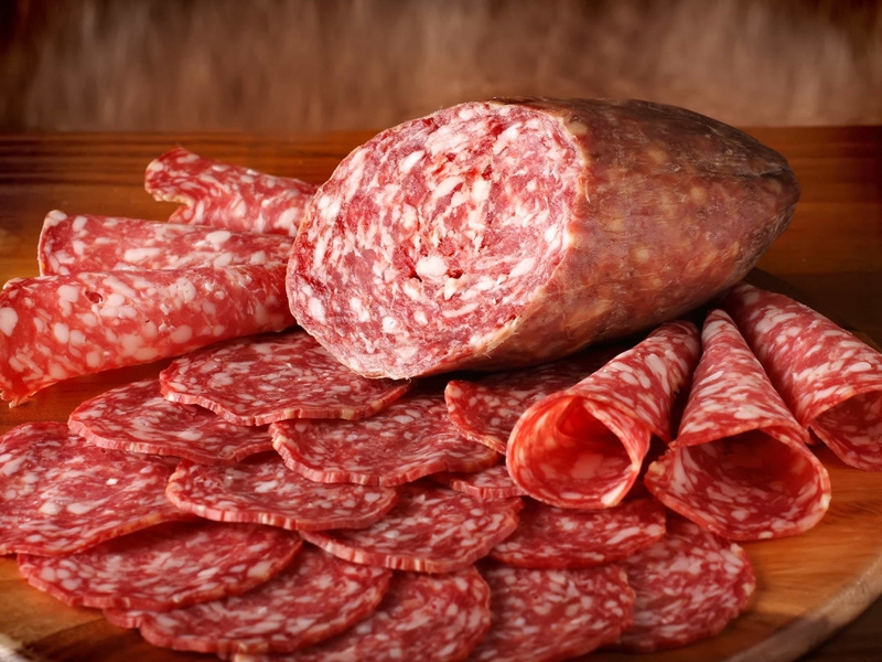 Что нужно знать россиянам о налоге на колбасу и сосиски