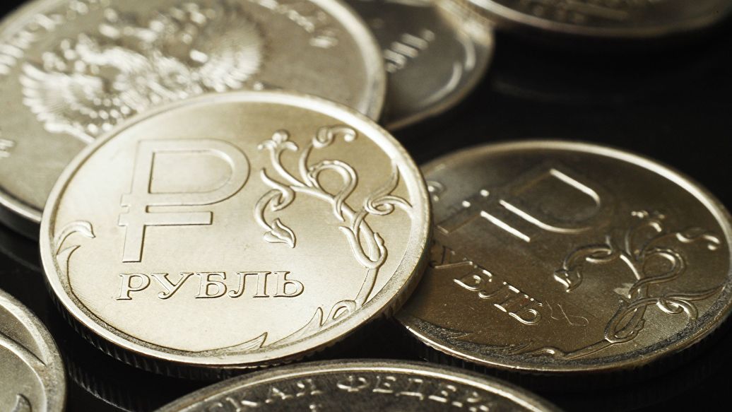 Многодетная мать получила пособие в размере 47,5 рубля