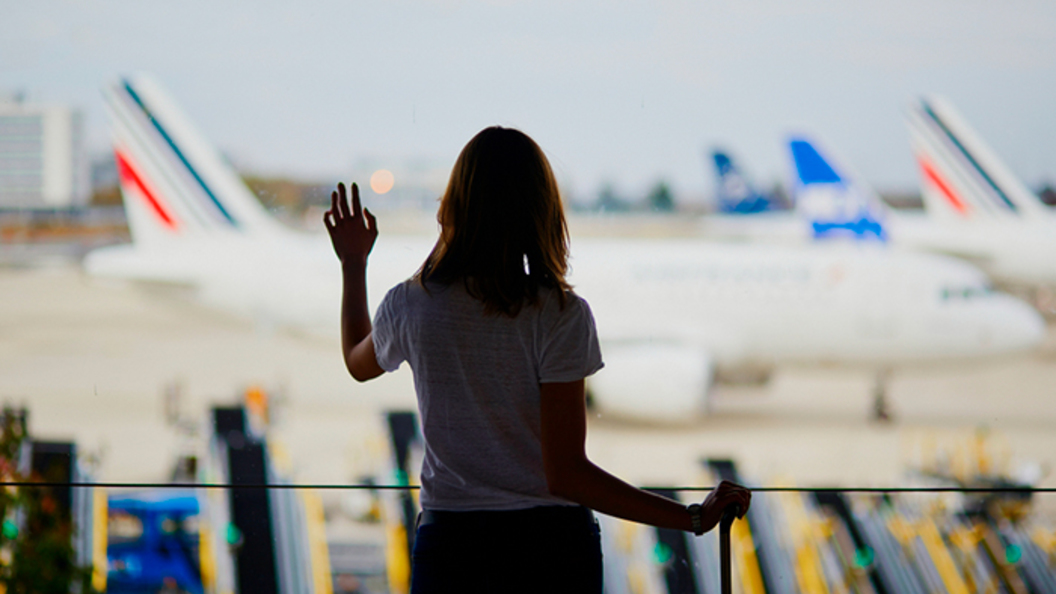 Эксперты выяснили, почему молодежь ищет способы покинуть Россию