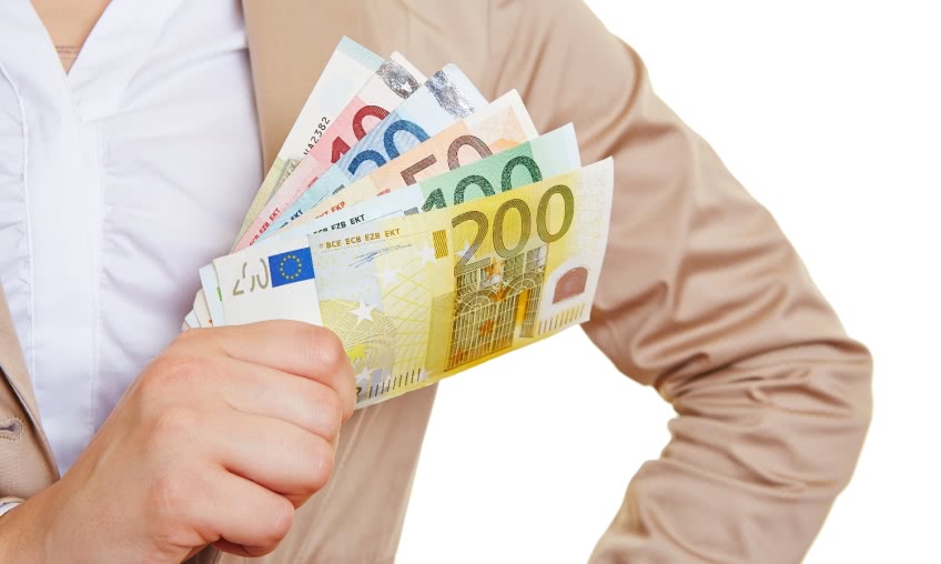 Зарплата больше не приносит радости россиянам