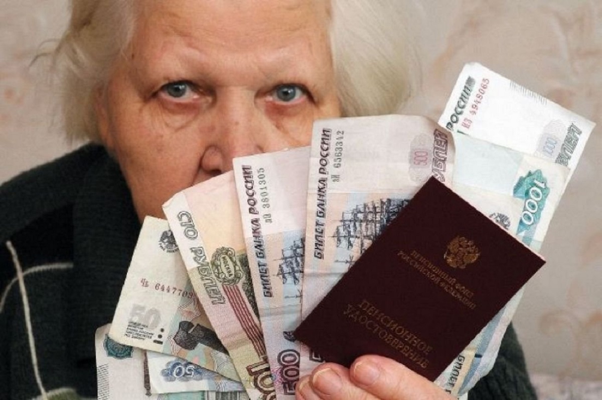 Какую прибавку к пенсии получат работающие пенсионеры в 2020 году?