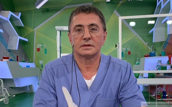 Доктор Мясников назвал критику российской вакцины от коронавируса от западных СМИ намеренной пропагандой