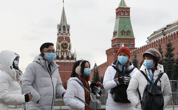 В Роспотребнадзоре озвучили два вероятных сценария пандемии коронавируса в январе