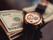 Как выгодно сдать швейцарские часы в ломбард?