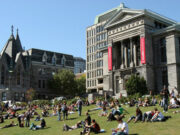 Как поступить в университет в Канаде?