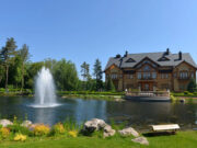 Участок у воды: что нужно знать будущему владельцу?