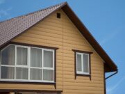 Виниловый сайдинг: виды, преимущества и особенности ухода