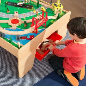 Что можно подарить мальчику на 9 лет: лучшие идеи