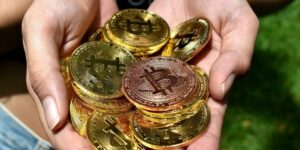 Как заработать биткоины?