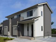 Фасадные панели или штукатурка: что выбрать для деревянного дома?