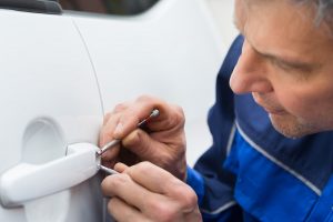 Emergency car opening: features and benefits of the service