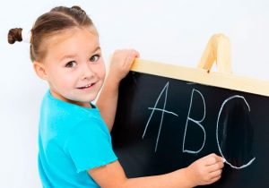 Преимущества изучения английского в детском возрасте: путь к успеху и широким горизонтам