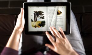 Преимущества чтения книг онлайн и скачивания в интернете