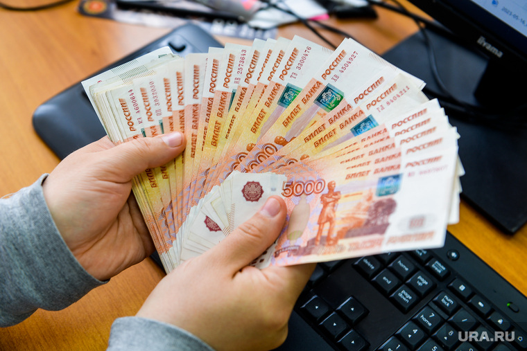 Мыть самолеты за 300 тысяч рублей: куда пермяков звали работать за высокую зарплату