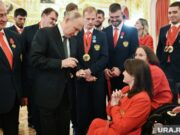 Путин укрепляет команду чемпионов из России
