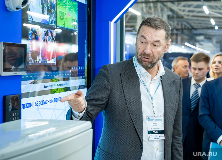 Скупал ваучеры, выгонял 30 менеджеров в день и заработал миллиард