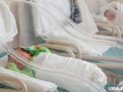 Власти призывают россиянок рожать, но закрывают роддома