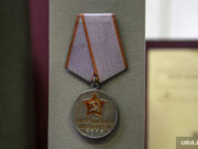 Жили в землянках и замерзали в холодных цехах