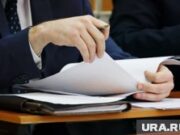 Будущий глава Кунгура Толчин заранее выходит на работу в администрацию