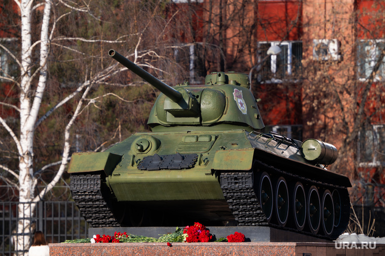 «Построй мне, дедушка Сталин, танк, который раздавит фашистов»