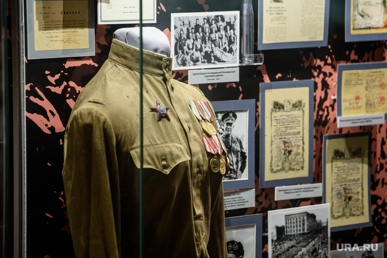 «В этих гимнастерках брали Берлин»