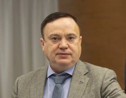 Диджей и борец с дебоширами: чем известен кандидат в губернаторы Пермского края Олег Постников